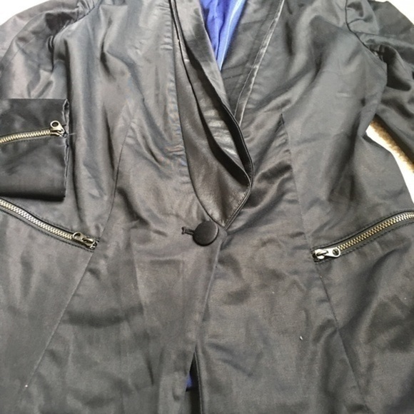 🔥Guess blazer showstopper!!🔥 - Picture 3 of 3